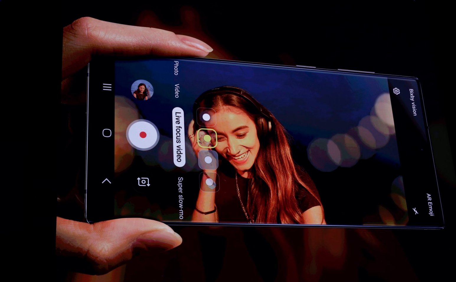 Máy quay video chuyên nghiệp