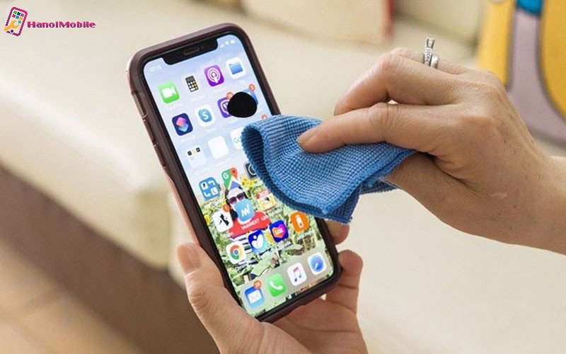 Màn hình iPhone XS có đốm loang màu, sọc màn hình.