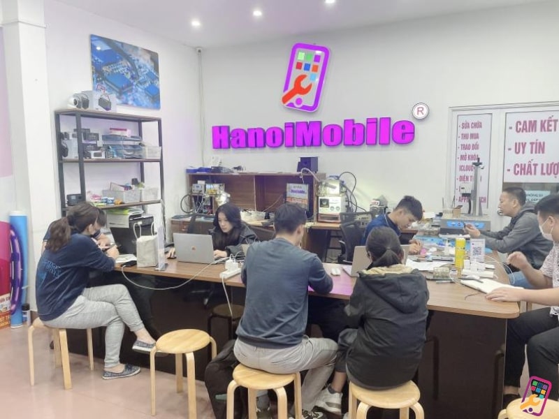 khach hang sua chua tại hanoimobile