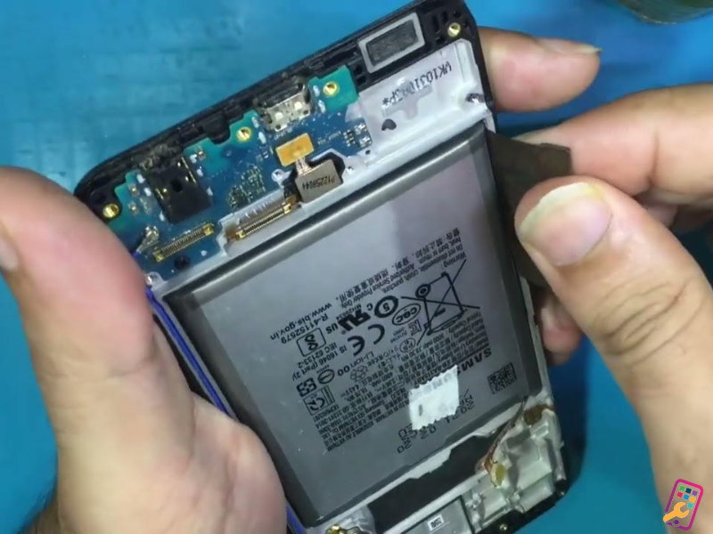 Thay pin Samsung Galaxy A35