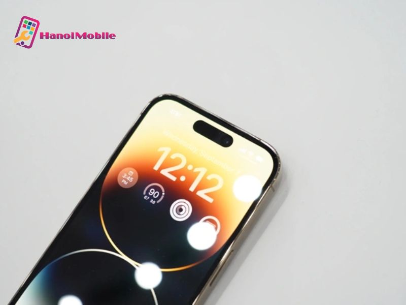 Những iPhone nào có tính năng Photonic Engine này?