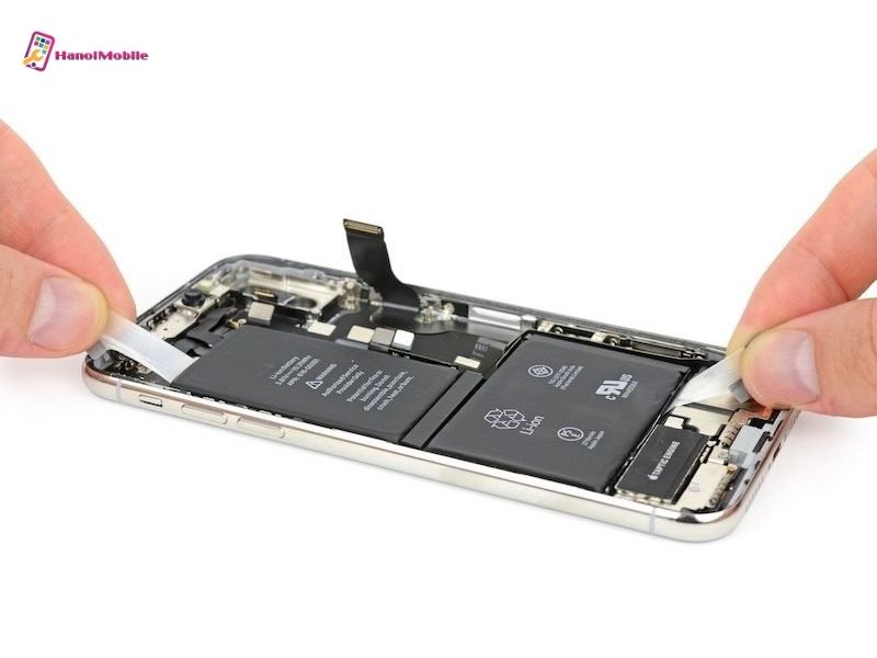 Thay pin iPhone 13 chuyên nghiệp đúng cách không ảnh hưởng tính năng kháng nước